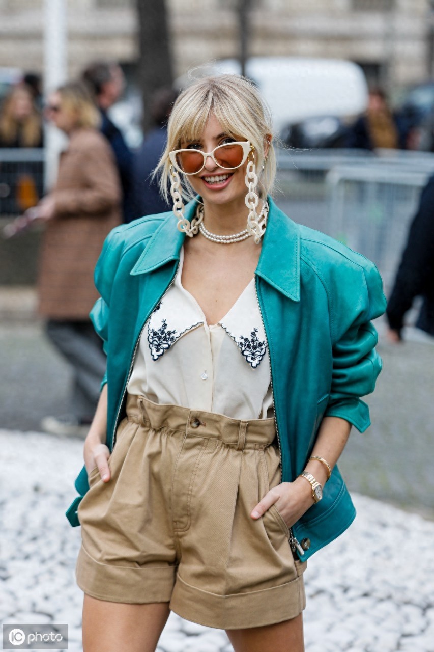 皮质短裤太时尚了，随意搭配就很有大牌质感