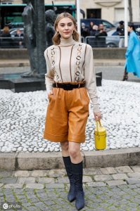 ​皮质短裤太时尚了，随意搭配就很有大牌质感