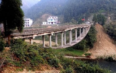 ​中国第一“怪桥”：刚建成以为设计师是庸才，30年后才懂良苦用心