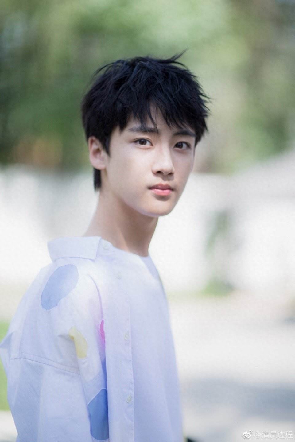 边程：直播败好感，“怀柔”CP不甜了，网友：只能活在电视剧里