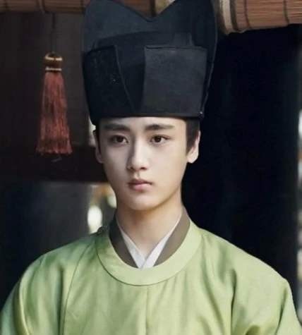 边程：直播败好感，“怀柔”CP不甜了，网友：只能活在电视剧里