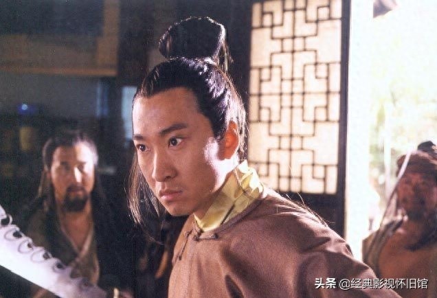 周杰版杨康剧照：只有图三的造型像个贵公子小王爷