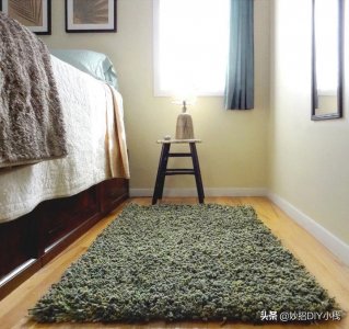 ​不穿的旧衣服别再扔了，简单几步改造成地毯，环保舒适大大的赞