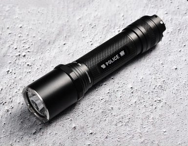 ​普通人为何不能使用警用手电筒？警用手电筒知识普及