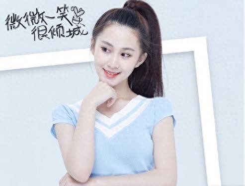 剧中是虚荣做作的小雨妖妖，私底下的衣品却是女神到不要不要的