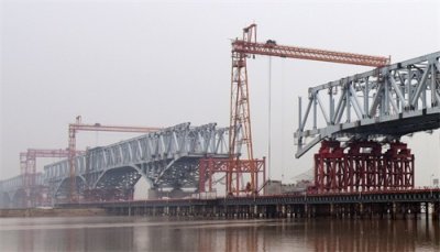 ​郑济高铁郑州黄河特大桥加紧建设