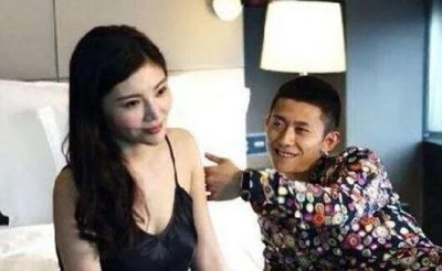 ​张一山跟齐溪拍吻戏，入戏太深，竟变成了激情“舌吻”！