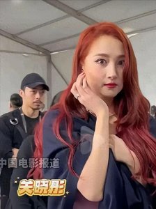 ​关晓彤身材引争议，网友：这怕是生娃了吧？！