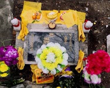 ​家里放老人遗像晦气吗?老人遗像为什么正面不可以朝外放？