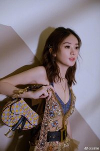 ​赵丽颖换上哪吒微博头像，疑似即将复工