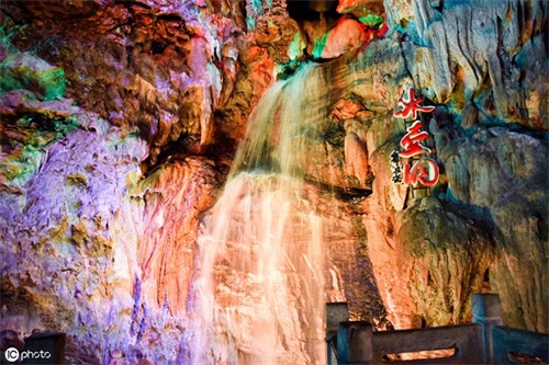 金华双龙洞：上山汗如雨，入洞一身凉