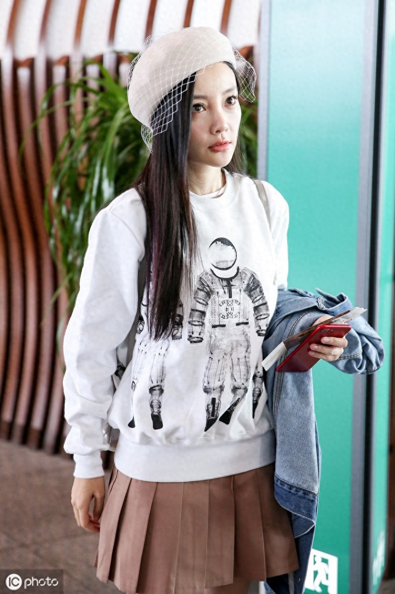 李小璐:3岁开始拍戏,17岁就在演艺圈走红