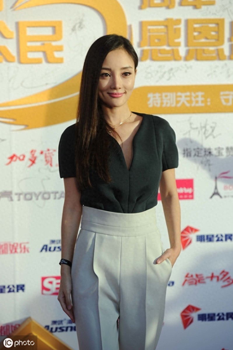 李小璐:3岁开始拍戏,17岁就在演艺圈走红