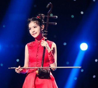 ​国风少女陈依妙  带着妙星人们国风之路