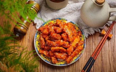 ​大厨教你做溜肉段，做法简单外酥里嫩，大人小孩都爱吃，瞬间光盘