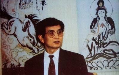 ​气功大师严新自称能拦截导弹，众人深信不疑，清华教授当场拆穿