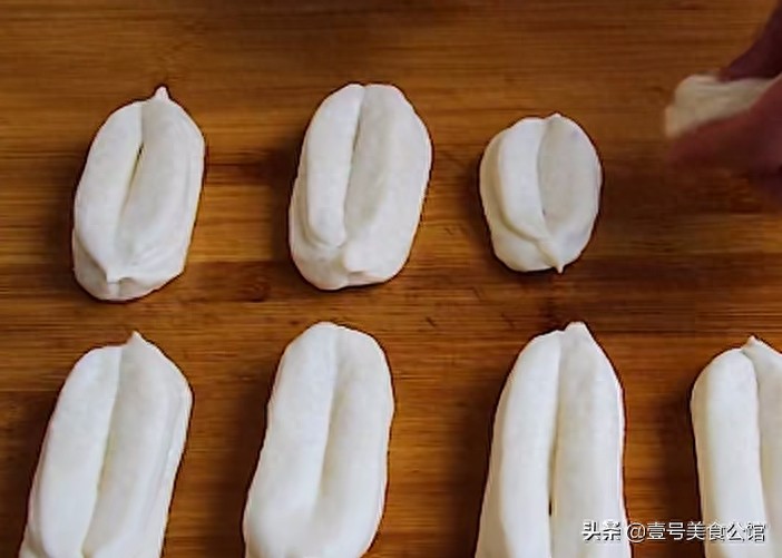 想要在家做油条？早餐店师傅分享秘诀，烹饪简单，外脆里软，真香