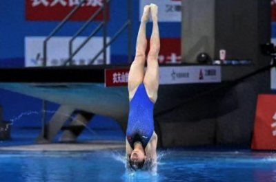 ​407C 失误视频疯传！慢镜头曝光转体偏差 15°，水花溅 1.2 米险遭淘汰