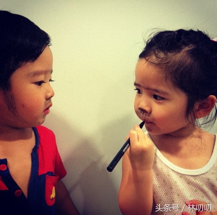 超萌超可爱的龙凤胎，看完心都融化了