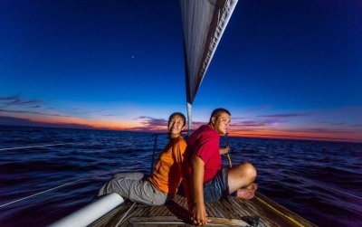 ​侣行270夫妇为何能全球旅行？你知道张昕宇的身份背景吗