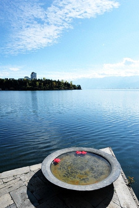仙女遗落在人间的住处!杨丽萍在洱海边的月亮宫、太阳宫美呆了