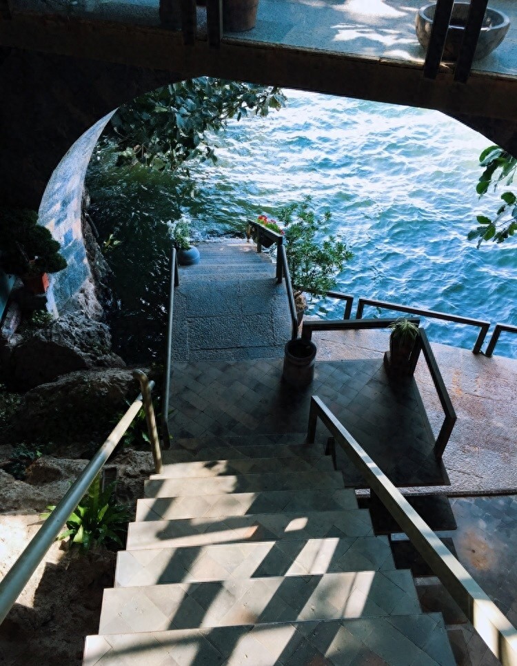 仙女遗落在人间的住处!杨丽萍在洱海边的月亮宫、太阳宫美呆了