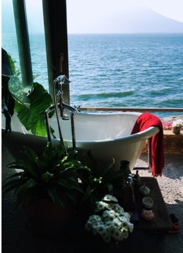 仙女遗落在人间的住处!杨丽萍在洱海边的月亮宫、太阳宫美呆了