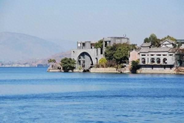 仙女遗落在人间的住处!杨丽萍在洱海边的月亮宫、太阳宫美呆了