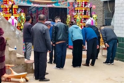 ​农村老人直呼不孝！多地兴起“一日丧”，真的是敷衍过世老人吗？