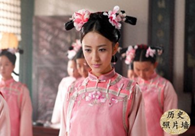 ​真实的清朝宫女老照片：图四是宫女选秀现场，图八是皇后贴身宫女