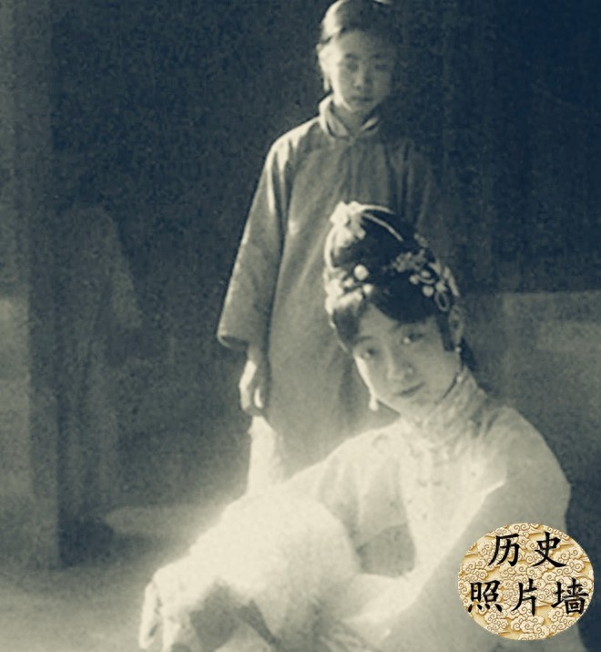 真实的清朝宫女老照片：图四是宫女选秀现场，图八是皇后贴身宫女