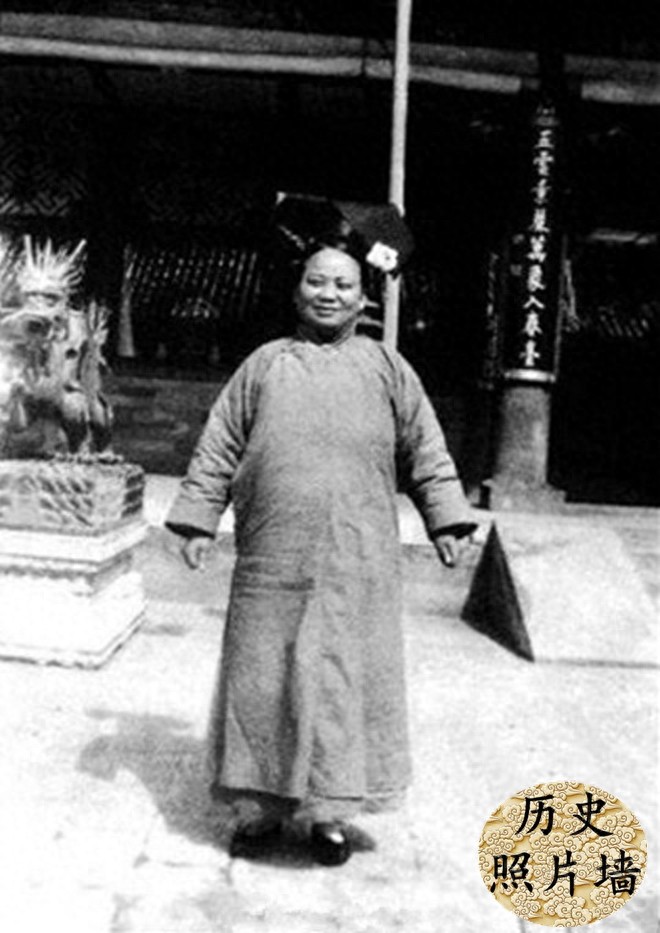 真实的清朝宫女老照片：图四是宫女选秀现场，图八是皇后贴身宫女