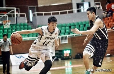 ​出生于篮球世家，为了职业梦想放弃清华学业——新疆队齐麟