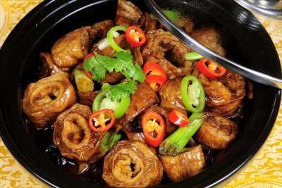 ​猪大肠要想好吃，清洗很关键，老屠夫教你一招，快速去除腥臭味