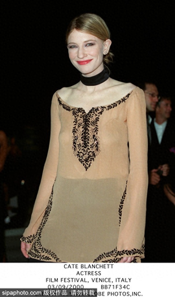 “大魔王”凯特·布兰切特：飒起来可以秒杀男人 曾为角色剃发