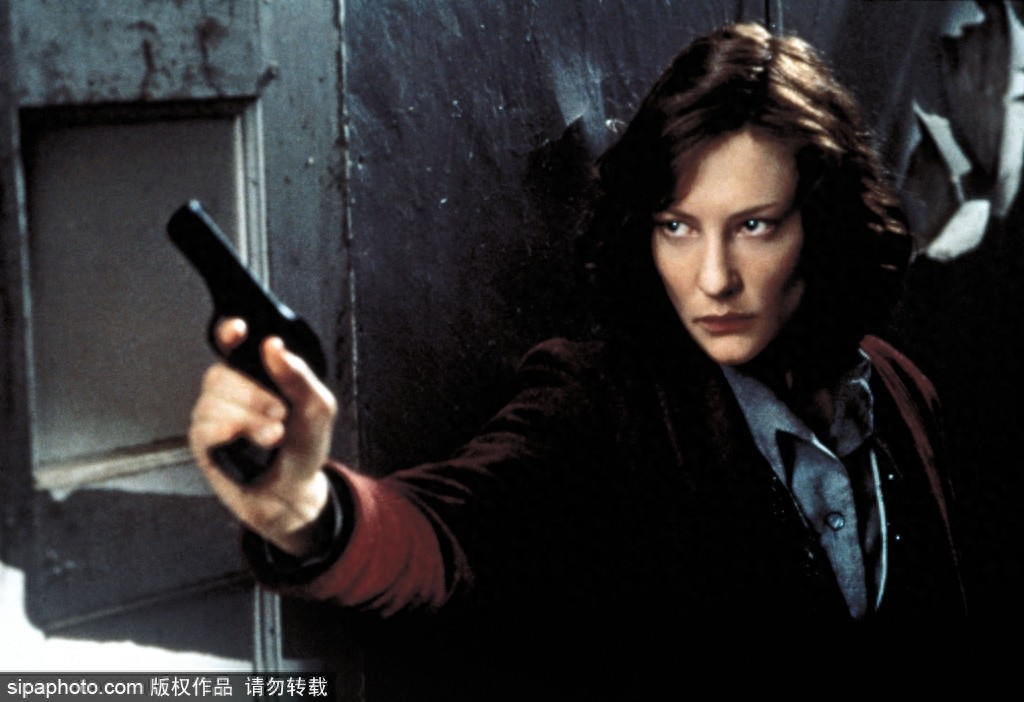 “大魔王”凯特·布兰切特：飒起来可以秒杀男人 曾为角色剃发