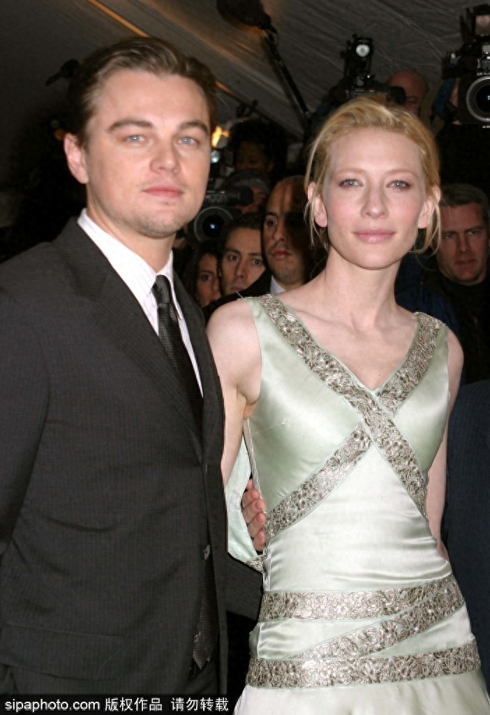 “大魔王”凯特·布兰切特：飒起来可以秒杀男人 曾为角色剃发