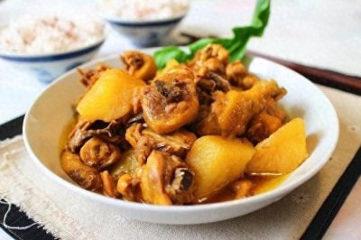 ​分享一道土豆烧鸡块，营养丰富，软烂入味，超级下饭