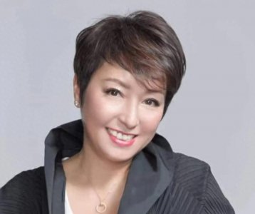 ​黎明诗，天籁之音随风去，歌迷心中永留存