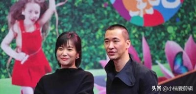 ​徐静蕾和男友罕见露面，又洒了一波狗粮，没曾想徐静蕾书法蹿红