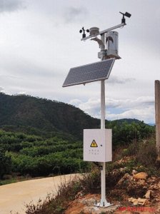 ​鹤城：对气象站进行升级改造