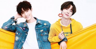 ​有种“溺爱合照”叫肖战王一博：拥抱对视都没啥，我疯了