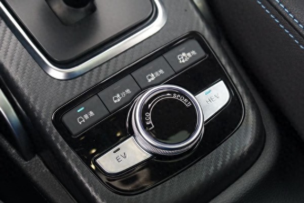 比亚迪元详解,让你买的放心,用的舒心。