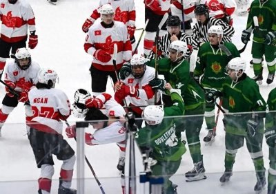 ​中国香港冰球队队员遭围殴，国际冰球总会：4人停赛