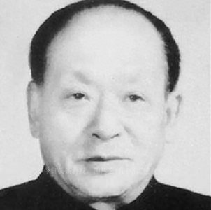 ​王盛荣：从敌人刀下救出主席，地位与六大元帅齐名，晚年多磨多难