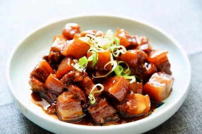 ​请问做红烧肉怎么做啊？