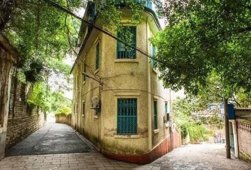 如何安抚女友的母亲在吵架后的情绪