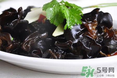 黑木耳可以隔夜吃吗？黑木耳能过夜吃吗？