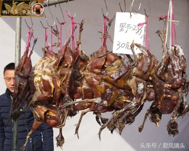 ​湖北宜昌：商家售廉价风干鸡鸭！狗獾子写成狗欢子，错别字闹笑话