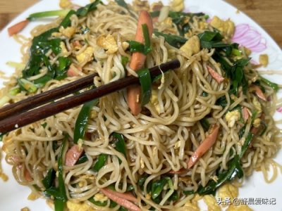 ​全网最简单的炒面做法，从准备到上桌不到10分钟，清淡营养开胃